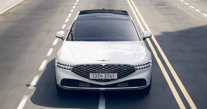 thumbnail - 아날로그 감성 가득 품고… 운전자 없이 달리는 국산 세단 등장