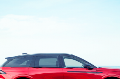 thumbnail - 독일차 사이에서 고민이라면… 링컨이 꺼낸 ‘고요한 비행’ 카드