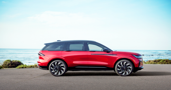 thumbnail - 독일차 사이에서 고민이라면… 링컨이 꺼낸 ‘고요한 비행’ 카드