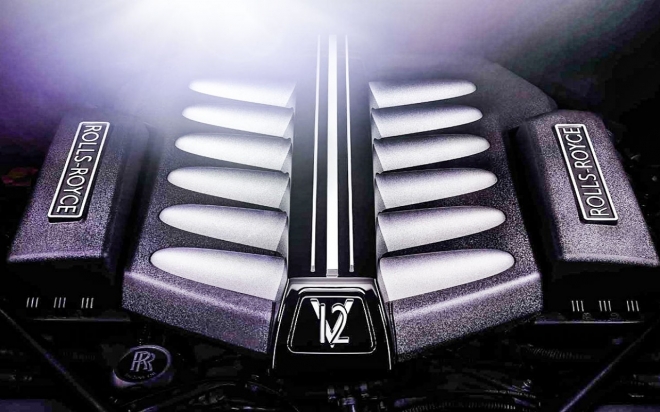 thumbnail - “조용한 건 싫다는데”… 10억 롤스로이스, 결국 V12 엔진 되살렸다