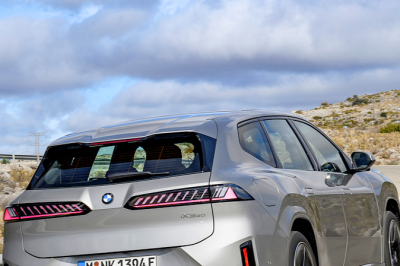 thumbnail - 이제 충전 걱정 끝났네… 805km 달리는 BMW 전기 SUV, 드디어 한국 왔다