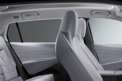 thumbnail - 한 번 타보고 싶어지네요… 740km 달리는 프랑스산 ‘럭셔리 SUV’