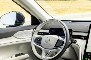 기사로 이동 - 하이브리드보다 싸다고?… 볼보가 작정하고 내놓은 플래그십 전기 SUV