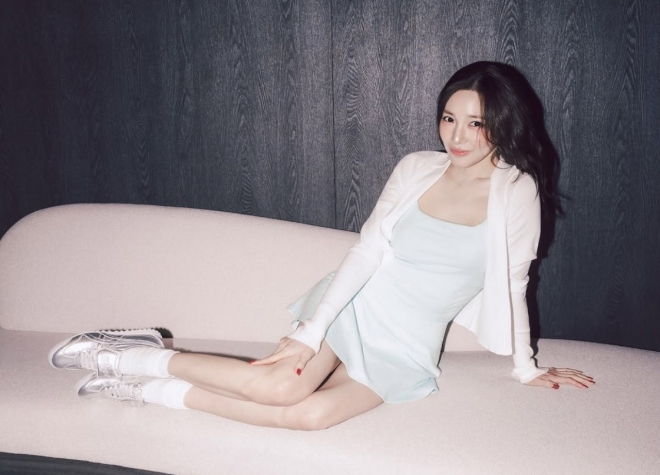 thumbnail - 봄기운 가득한 3월의 신부… 변요한 사로잡은 티파니의 근황