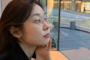기사로 이동 - 안경 하나 썼을 뿐인데… 봄처럼 찾아온 김연아의 깜짝 근황