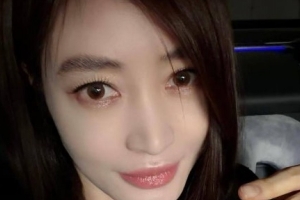 기사로 이동 - 나이를 잊게 만드는 자태… 55세 김혜수가 공개한 압도적 비주얼