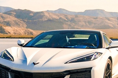 thumbnail - 이 소리 때문에 타는 거죠… 8기통 심장 품은 쉐보레 신형 콜벳