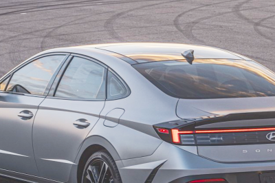 thumbnail - 이제 체면은 옛말이죠… 그랜저 제치고 5060이 선택한 국산 세단