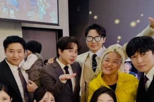 기사로 이동 - 이제 한 명 남았네… 이민우 결혼식에 총출동한 신화 가족들