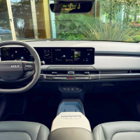 thumbnail - 가성비만 좋은 줄 알았는데… 3월 도로 위 휩쓰는 기아 EV3