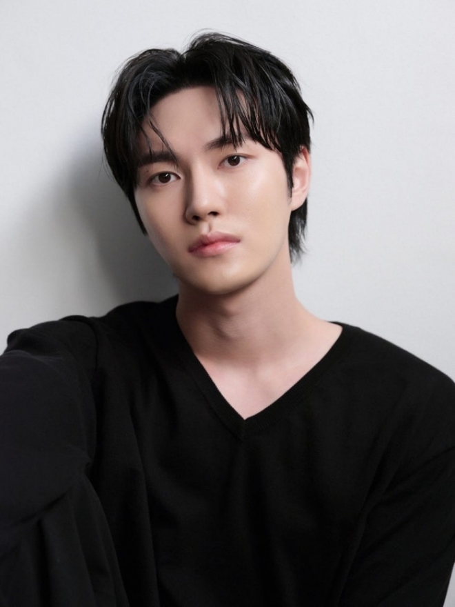 thumbnail - 배우 이민호 결혼?… 알고보니 ‘순풍산부인과 정배’였다