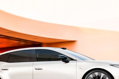 thumbnail - 가격 보고 두 눈 의심… 봄바람 부는 요즘, 3천만 원대 대형 전기 세단