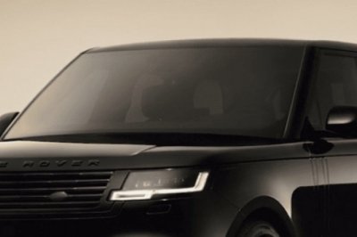 thumbnail - 발끝으로 음악 감상하는 경험… 3억 6천만원짜리 ‘올블랙 SUV’