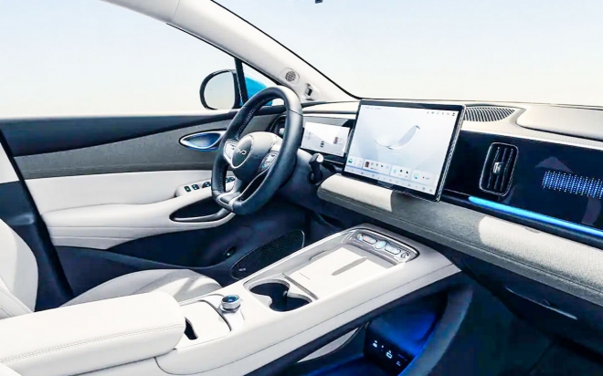 thumbnail - 따스한 봄날, 기름값 걱정은 끝… 전기차처럼 타는 2천만 원대 SUV 등장