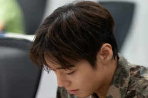 기사로 이동 - 천만 배우 되더니 바로 입대?… 총 대신 식칼 든 박지훈의 변신