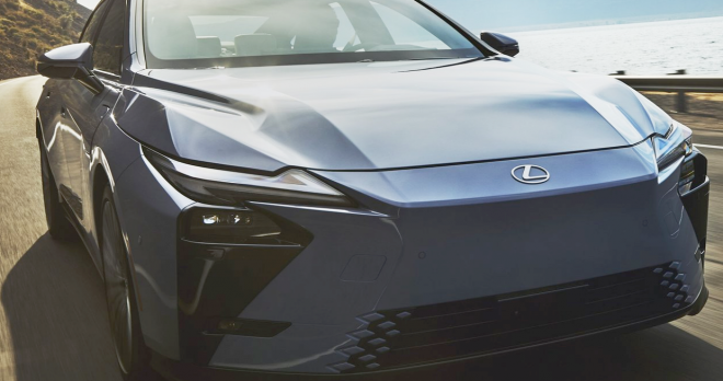 thumbnail - 봄바람처럼 조용히 다가왔다… 8년 만에 칼 갈고 나온 렉서스 ES