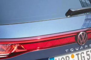 기사로 이동 - 더는 만날 수 없다는 사실… 24년 버틴 폭스바겐 투아렉의 마지막 모습