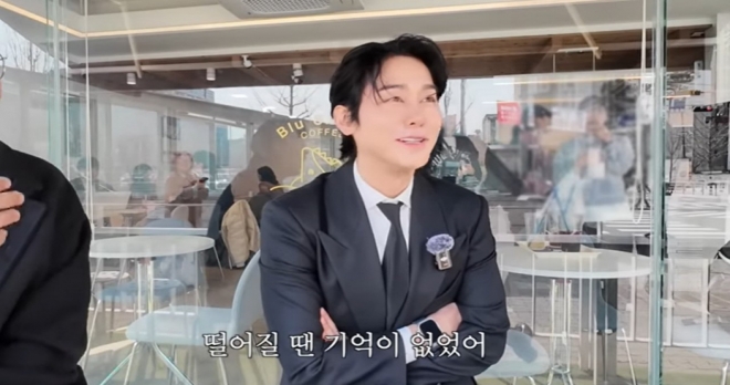 thumbnail - 하늘에서 빛이 내려와 저를… 11층 추락 후 기적처럼 살아남은 아이돌의 고백