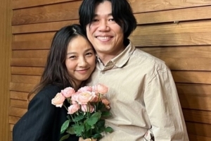 기사로 이동 - 슬픔에 잠긴 아내 위해… 이상순, 라디오 DJ 자리 비운 안타까운 사연