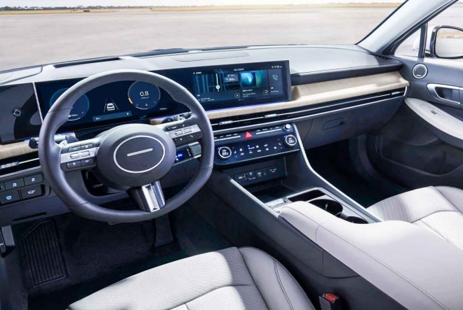 thumbnail - 아반떼 사려다 계약서 찢을 판… 4월 한정 쏘나타 파격 할인