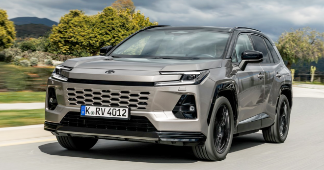 thumbnail - 국산차 계약서에 도장 찍기 전이라면… 20년 탈 생각에 설레는 토요타 SUV