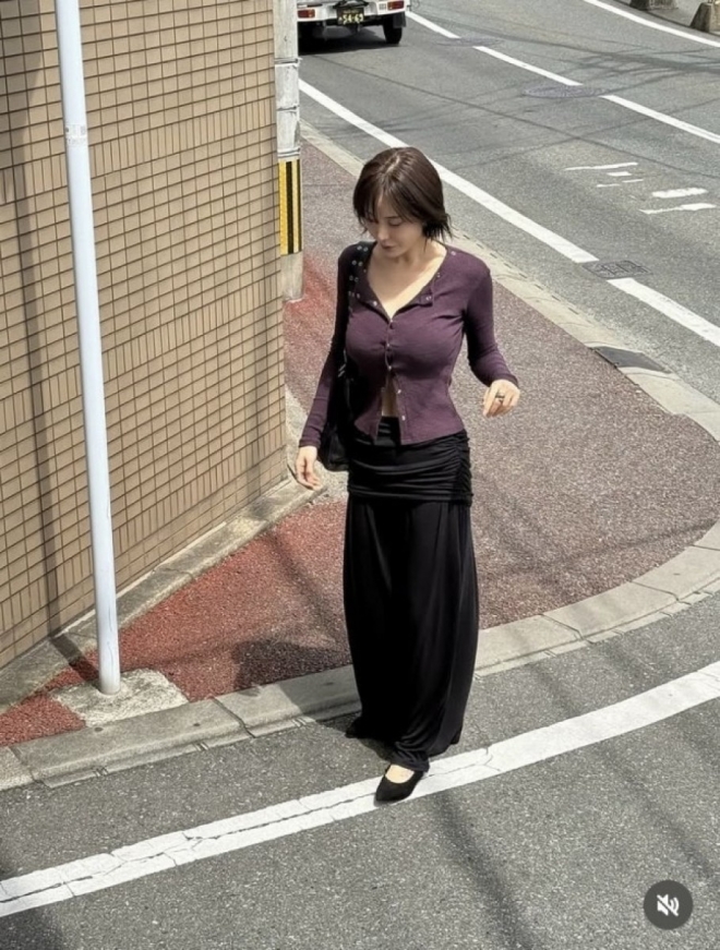 thumbnail - 숨길 이유가 전혀 없어요… 1000만원 성형 고백한 그녀의 당당한 봄나들이