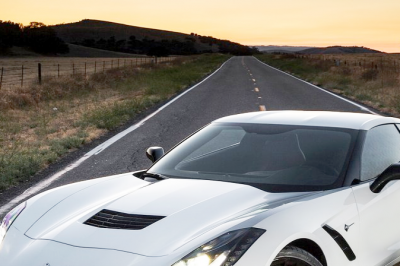 thumbnail - 도로 위에서 마주치면 설렌다… 포르쉐와 가격 겹친다는 V8 스포츠카