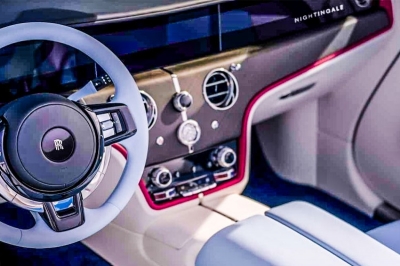 thumbnail - 봄바람처럼 다가온 꿈의 오픈카… 전 세계 단 100대뿐인 롤스로이스