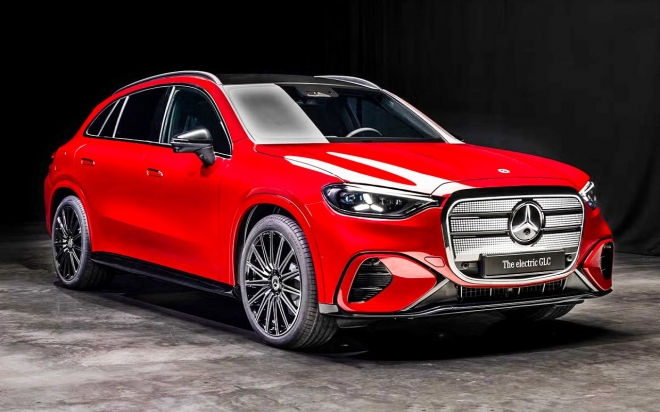 thumbnail - 결국 칼 빼 들었다… BMW 독주 막기 위해 벤츠가 준비한 40종 신차