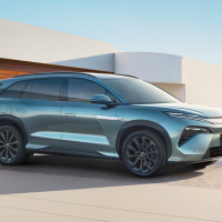 thumbnail - 주유소 가기 무서워지던 요즘… 4050이 선택한 ‘가성비 전기차’