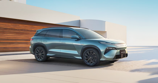 thumbnail - 주유소 가기 무서워지던 요즘… 4050이 선택한 ‘가성비 전기차’