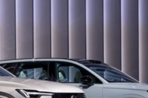 기사로 이동 - 따스한 4월의 주말 나들이… 말귀 다 알아듣는 볼보 신형 전기 SUV 온다