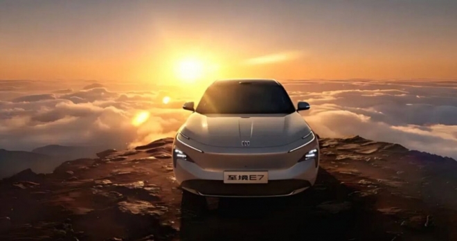 thumbnail - 기름값 걱정은 옛말이네요… 한번 충전으로 1,600km 달리는 중형 SUV