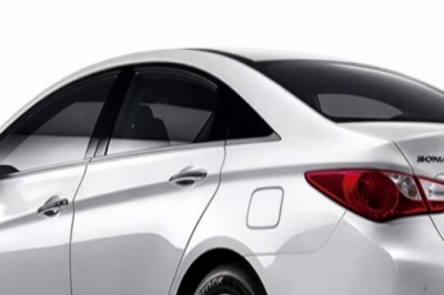 thumbnail - 따뜻한 봄날, 독일차 독주 시대는 끝났다… 무섭게 치고 올라온 테슬라