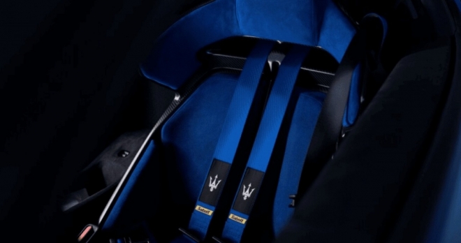 thumbnail - 따스한 4월 주말, 도로를 지배할 이탈리아 감성… 4억 5천짜리 마세라티