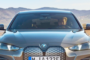 기사로 이동 - 따스한 봄날 들려온 작별 인사… BMW 인기 전기차 i4, 역사 속으로