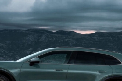 thumbnail - 따스한 4월 주말에 들려온 소식… 1156마력 포르쉐 전기 SUV의 등장