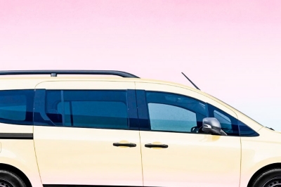 thumbnail - 트렁크 여는 순간 감탄사만… 4천만원대 ‘프렌치 감성’ 차박 미니밴