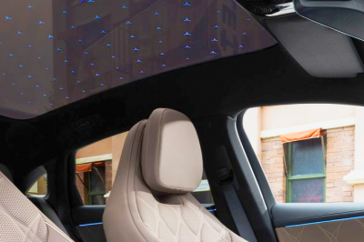 thumbnail - 따스한 봄날, 서울을 택한 이유… 762km 달리는 벤츠 전기 세단