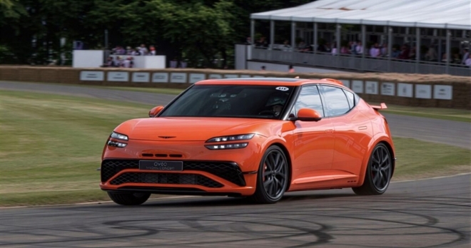 thumbnail - 따스한 봄날 심장이 두근거리네… 제로백 3.4초 기록한 제네시스