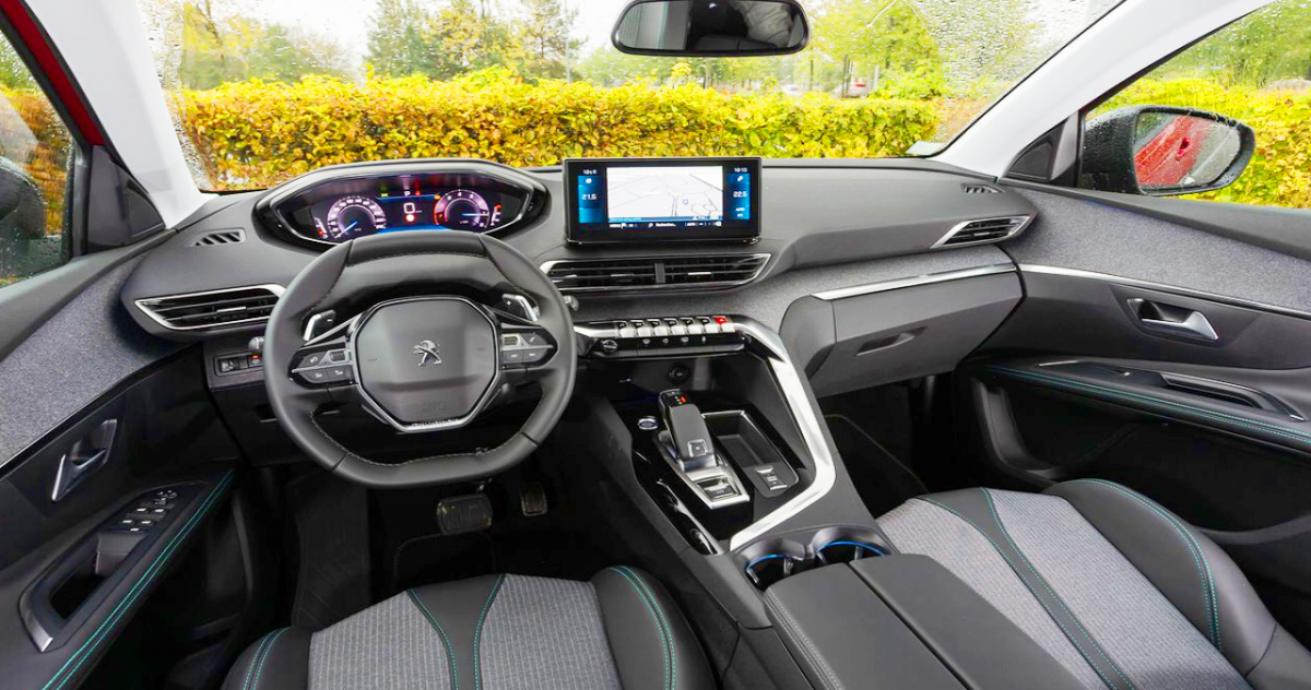 thumbnail - 행복은 이런 모습일까요… 6년째 같은 SUV 타는 톱배우 부부의 따뜻한 소신