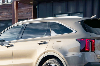 thumbnail - 같은 날 새 출발 했는데… 4월 SUV 시장, 쏘렌토가 싼타페 압도한 결정적 이유