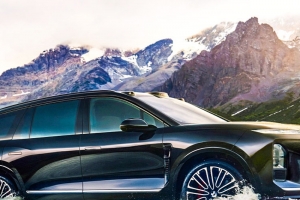 기사로 이동 - 8천만원이 아깝지 않네… 출시 7개월 만에 10만대 돌파한 6인승 전기 SUV