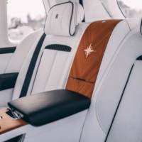 thumbnail - 이건 자동차가 아니라 예술품이네… 5억 넘는 롤스로이스 한정판 SUV