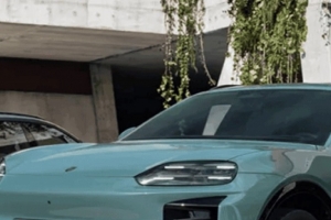 기사로 이동 - 주말 드라이브 걱정 끝… 10분 충전에 325km 달리는 ‘포르쉐 전기 SUV’