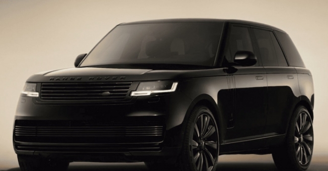 thumbnail - 발끝으로 음악을 듣는다고?… 3억 6천짜리 ‘올블랙 SUV’의 압도적 존재감