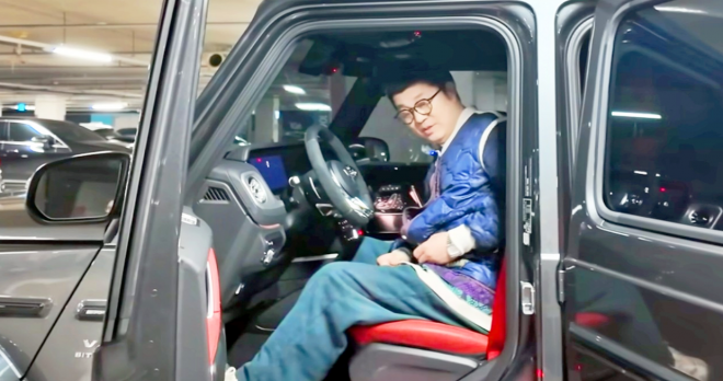 thumbnail - 한결같은 취향이라더니… 포르쉐 16년 탄 지상렬의 3억대 ‘네모난 SUV’