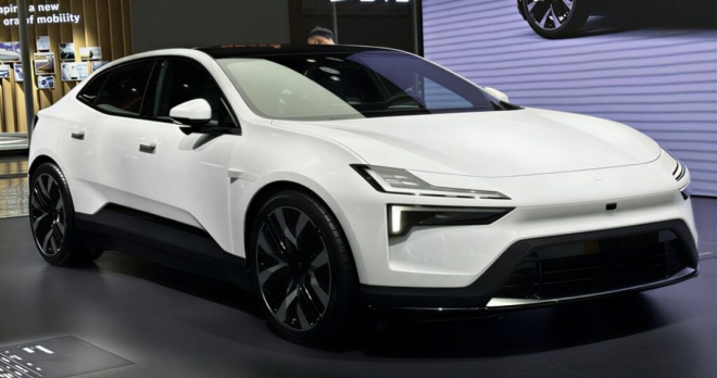 thumbnail - 독일차 오너들 마음 흔들리겠네… 포르쉐 제치고 1위한 스웨덴산 전기 SUV