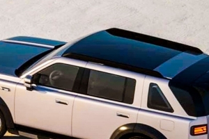 기사로 이동 - 봄나들이 패밀리카 고민 끝내주겠네… 5.1m 거함급으로 부활한 ‘랜드로버 프리랜더’