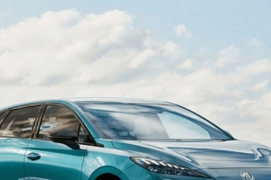 기사로 이동 - 따스한 봄날, 장거리 여행도 거뜬… 530km 달리는 반고체 배터리 전기차